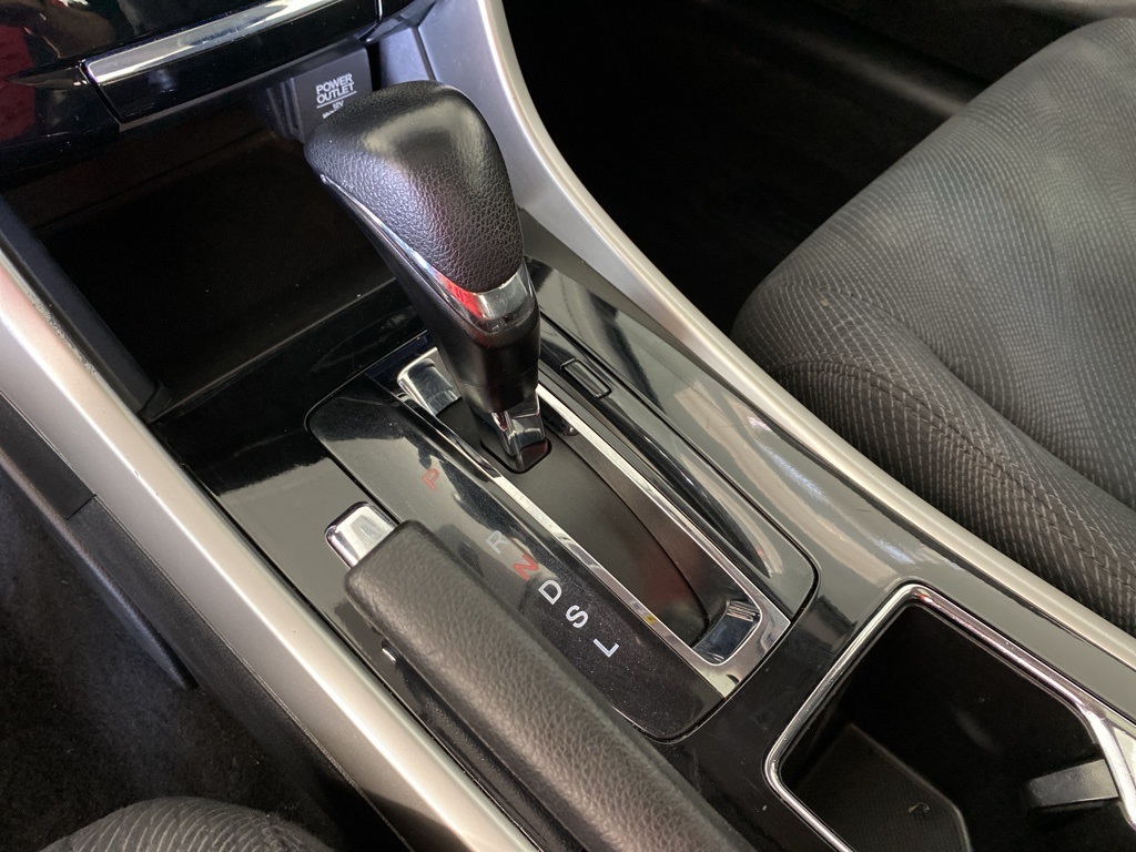 2017 Honda Accord EX photo 19