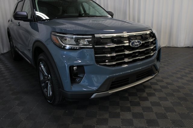 2025 Ford Explorer photo 29