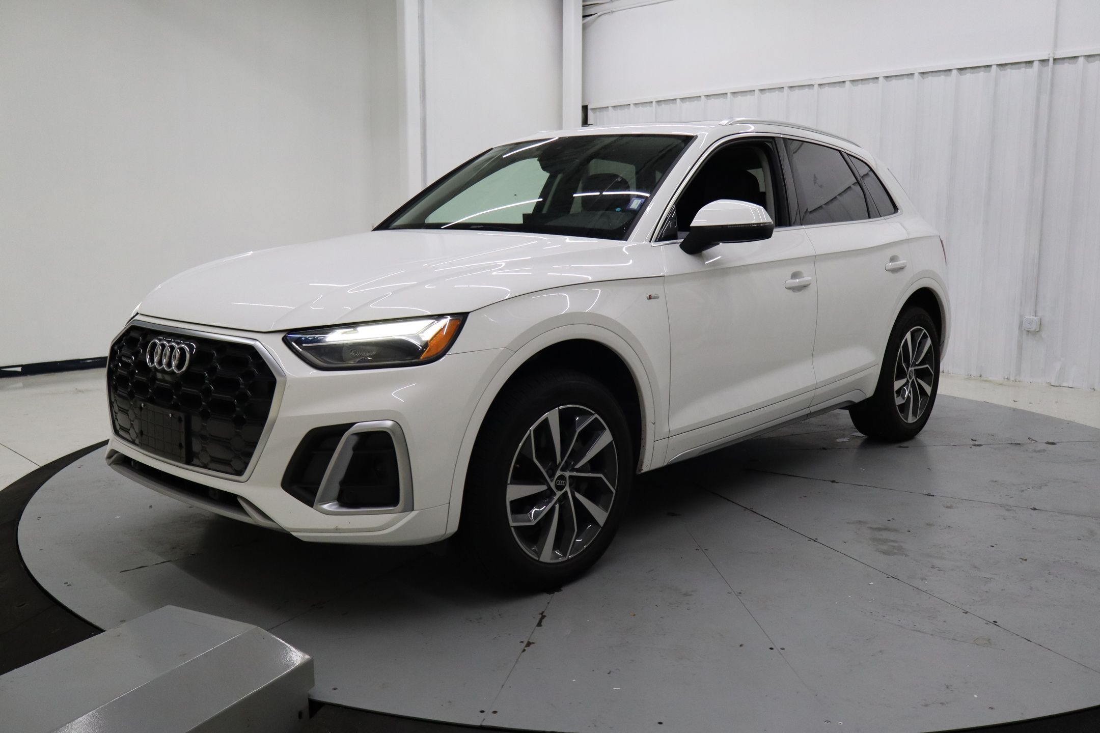2023 Audi Q5 45 S line Premium photo 3