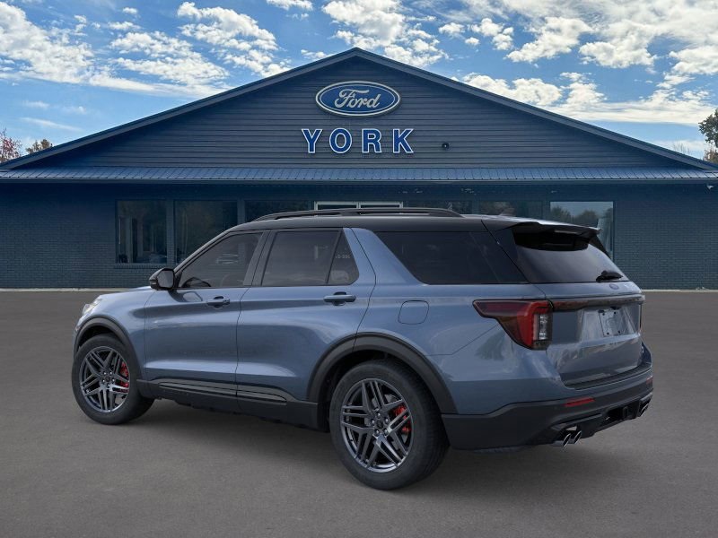 2025 Ford Explorer ST photo 2