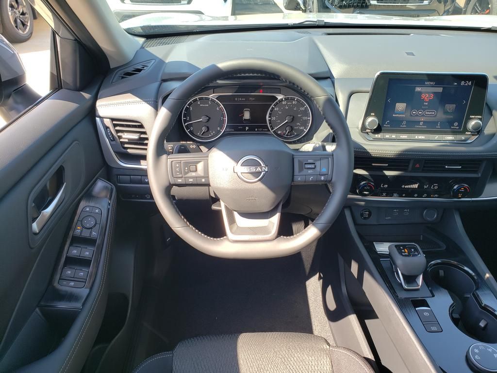 2026 Nissan Rogue SV photo 5