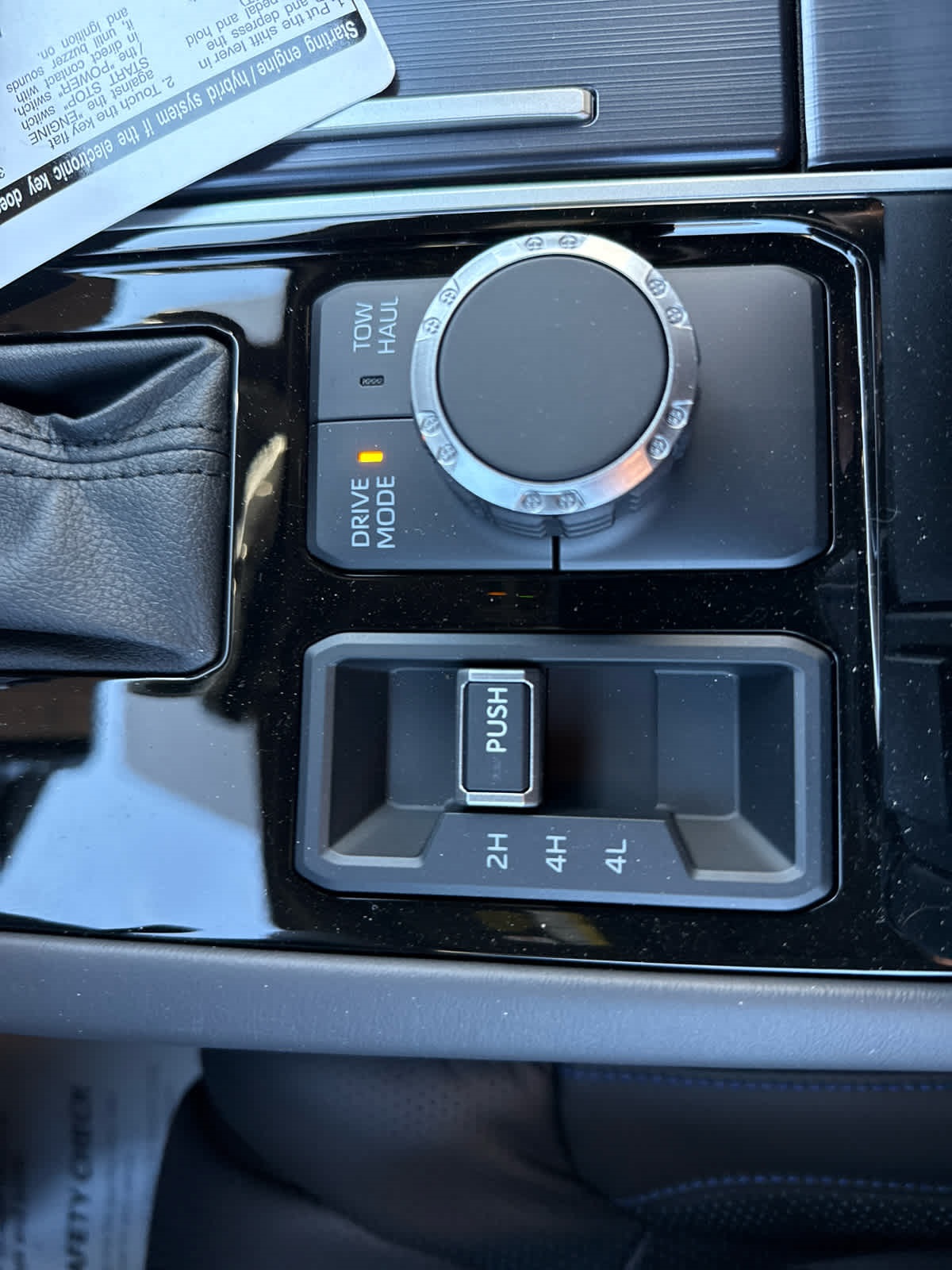 2025 Toyota Tundra Platinum CrewMax photo 24
