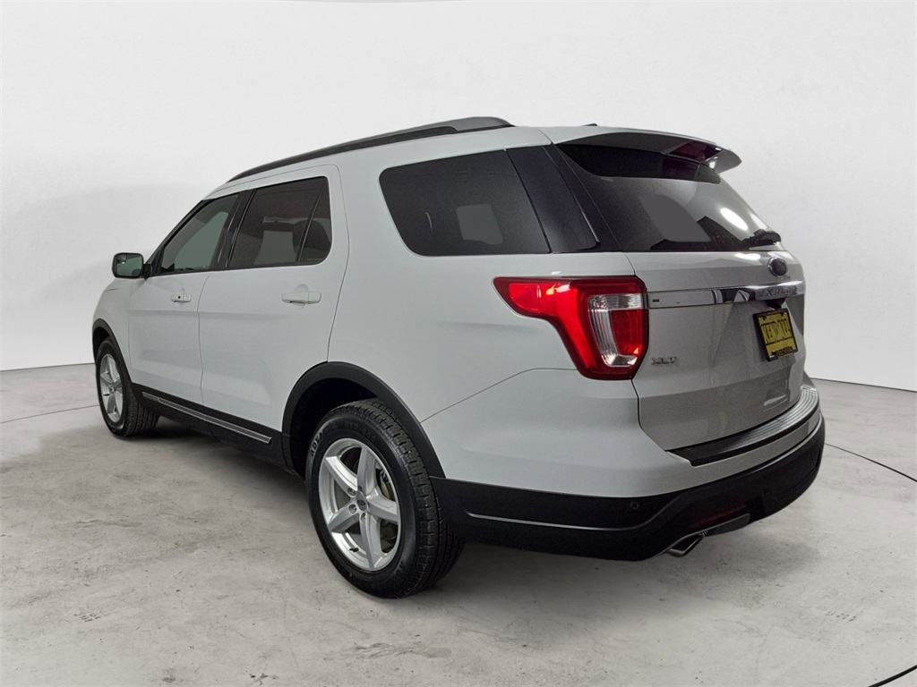 2018 Ford Explorer XLT photo 2