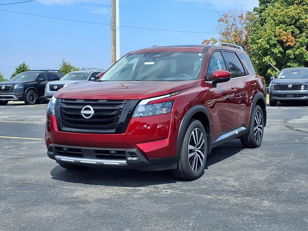 2025 Nissan Pathfinder Platinum photo 2