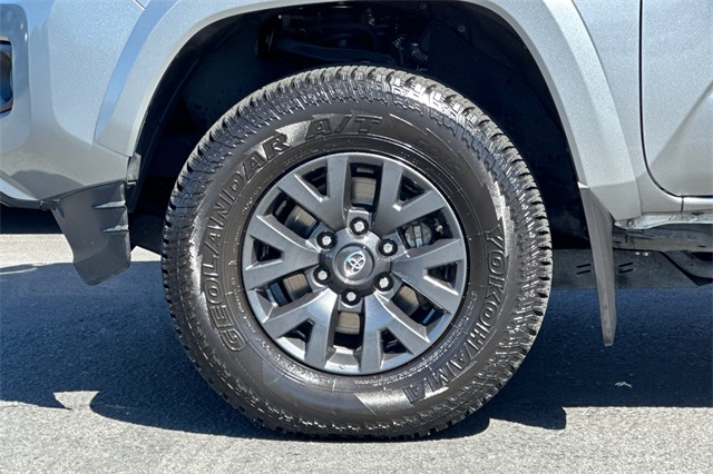 2023 Toyota Tacoma SR5 photo 24