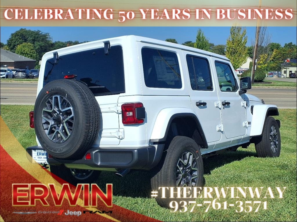 2025 Jeep Wrangler Sahara photo 3