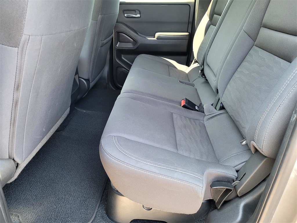 2023 Nissan Frontier SV photo 15
