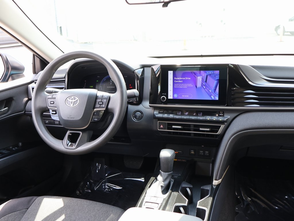 2025 Toyota Camry LE photo 13