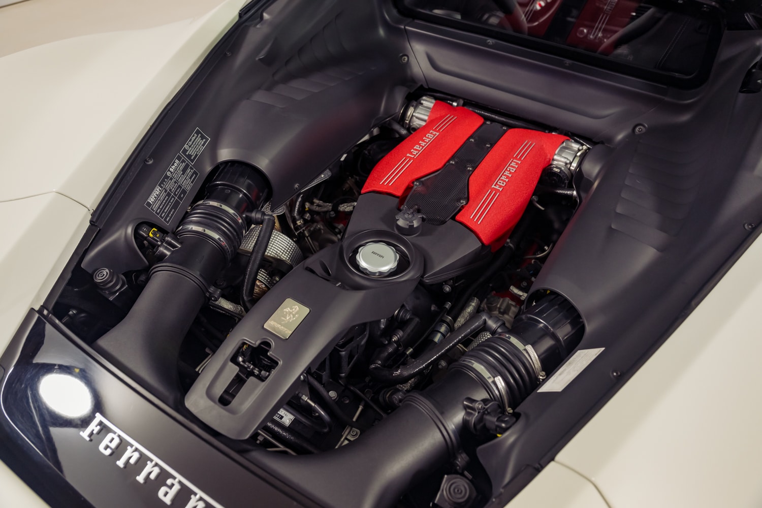 2016 Ferrari 488 GTB photo 41