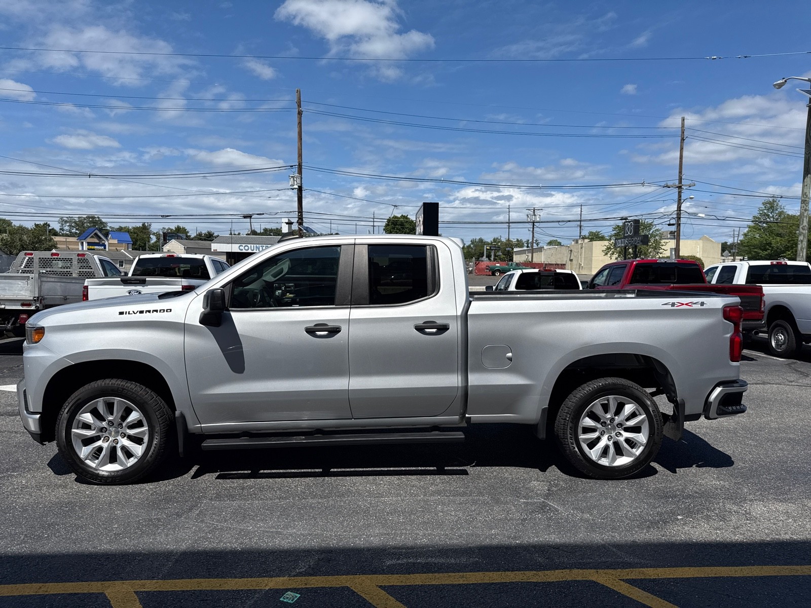 2020 Chevrolet Silverado 1500 Custom photo 4