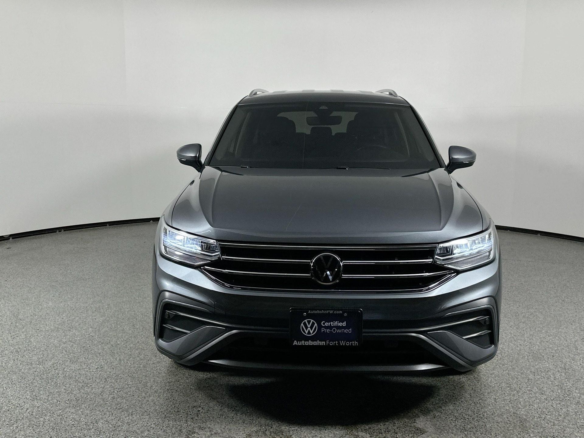 2022 Volkswagen Tiguan SE photo 2