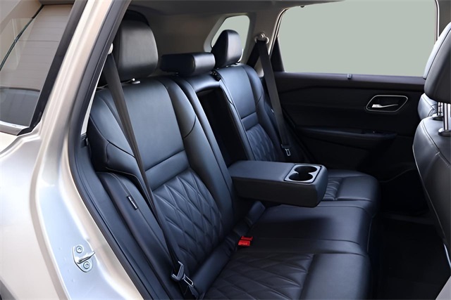 2021 Nissan Rogue Platinum photo 15