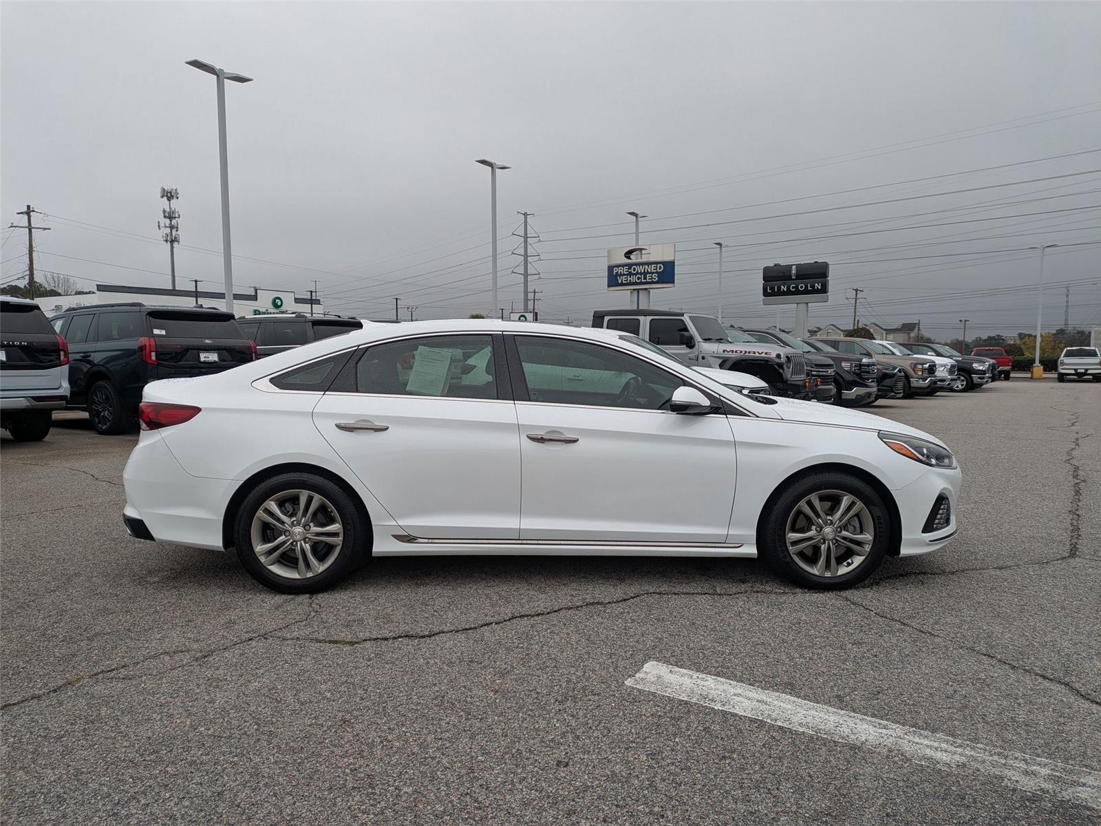 2018 Hyundai Sonata Sport photo 2