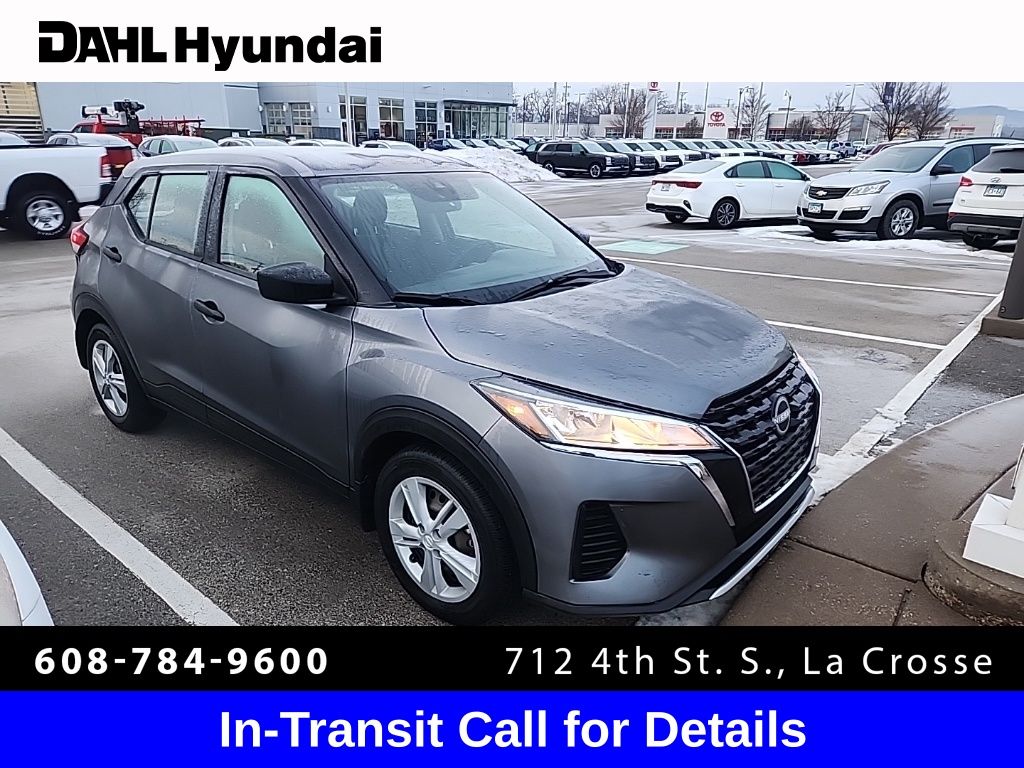 2023 Nissan Kicks S's photo