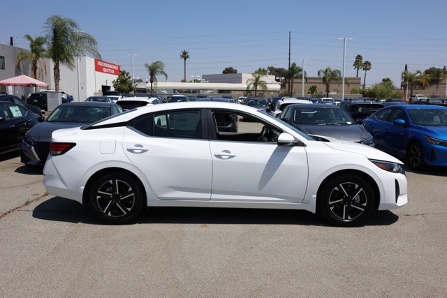 2025 Nissan Sentra SV photo 3