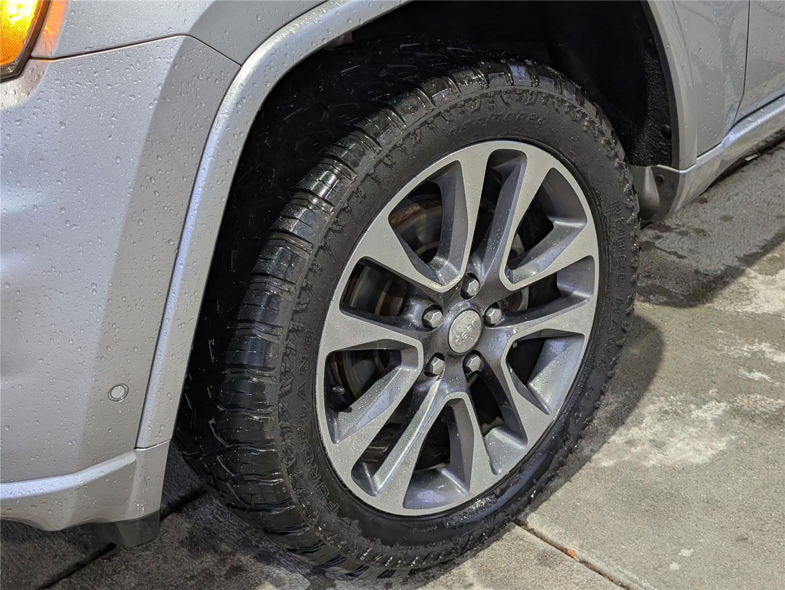 2017 Jeep Grand Cherokee Overland photo 32