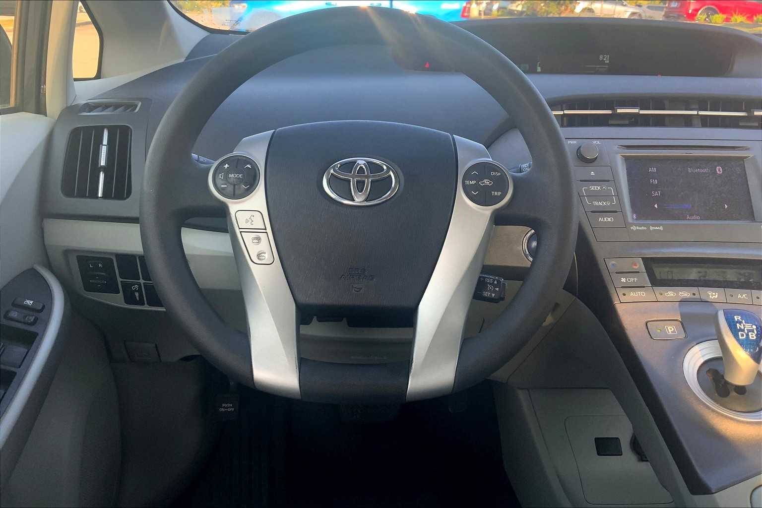 2012 Toyota Prius Two photo 5
