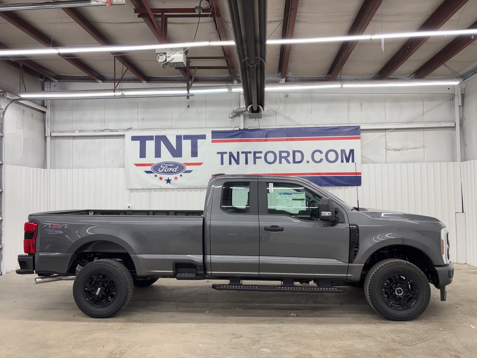 2025 Ford F-350 Super Duty XL's photo