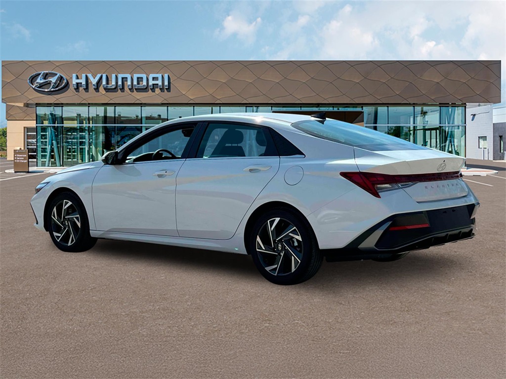 2024 Hyundai Elantra SEL Convenience photo 4