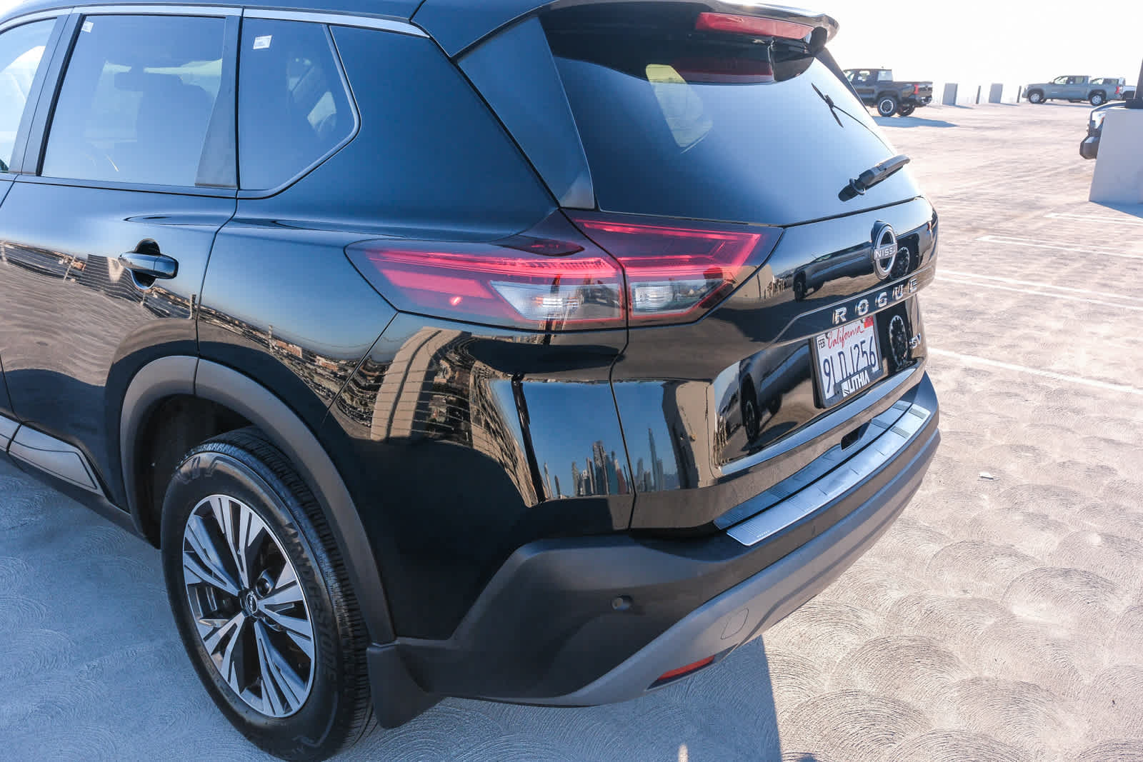 2023 Nissan Rogue SV photo 8