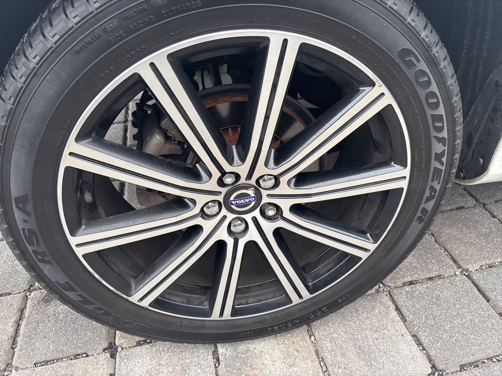 2017 Volvo XC60 T6 Inscription photo 7