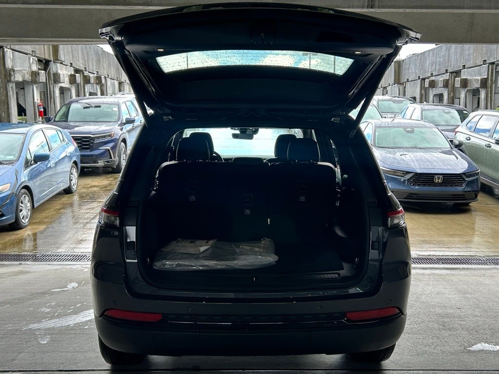 2025 Jeep Grand Cherokee Laredo Altitude photo 18