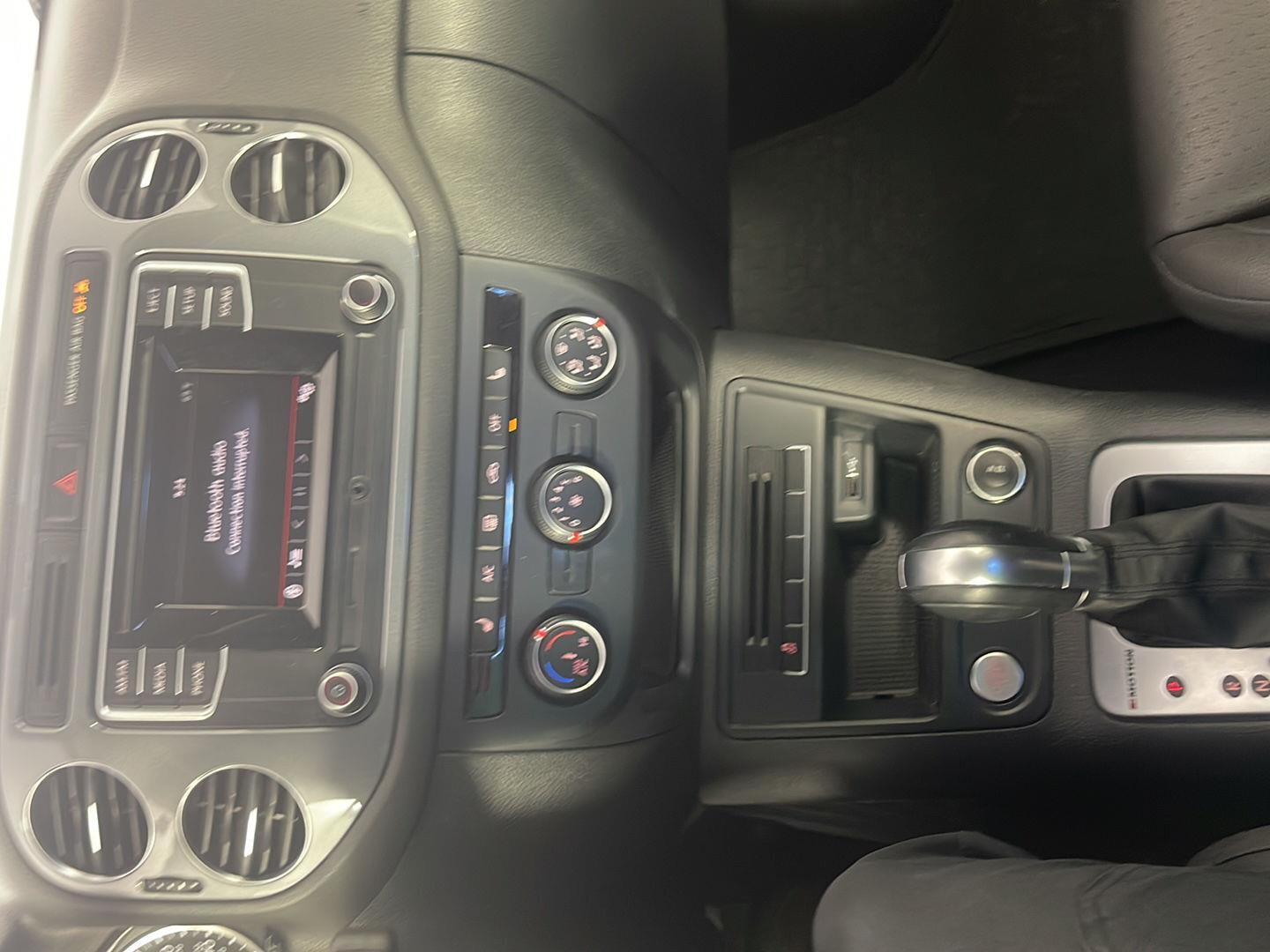 2016 Volkswagen Tiguan S photo 23