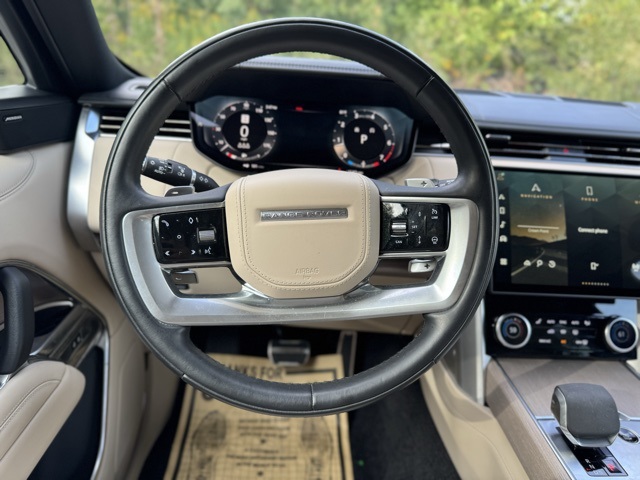 2023 Land Rover Range Rover SE photo 25