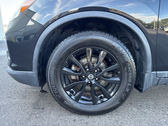 2017 Nissan Rogue SV photo 9