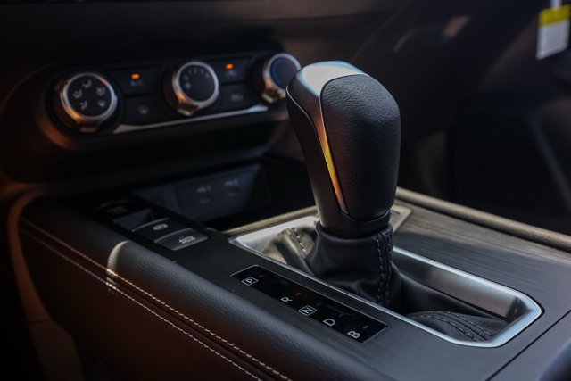 2025 Nissan Kicks SV photo 29