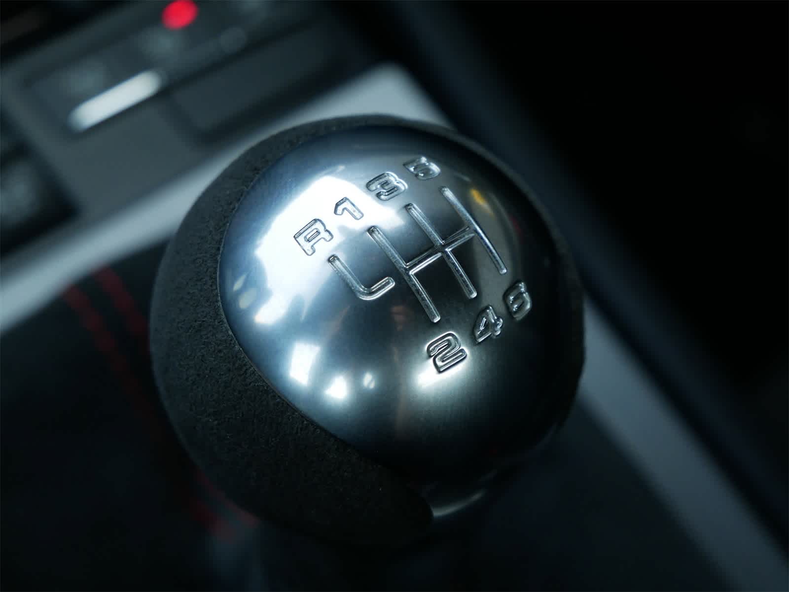 2016 Porsche Cayman GT4 photo 14