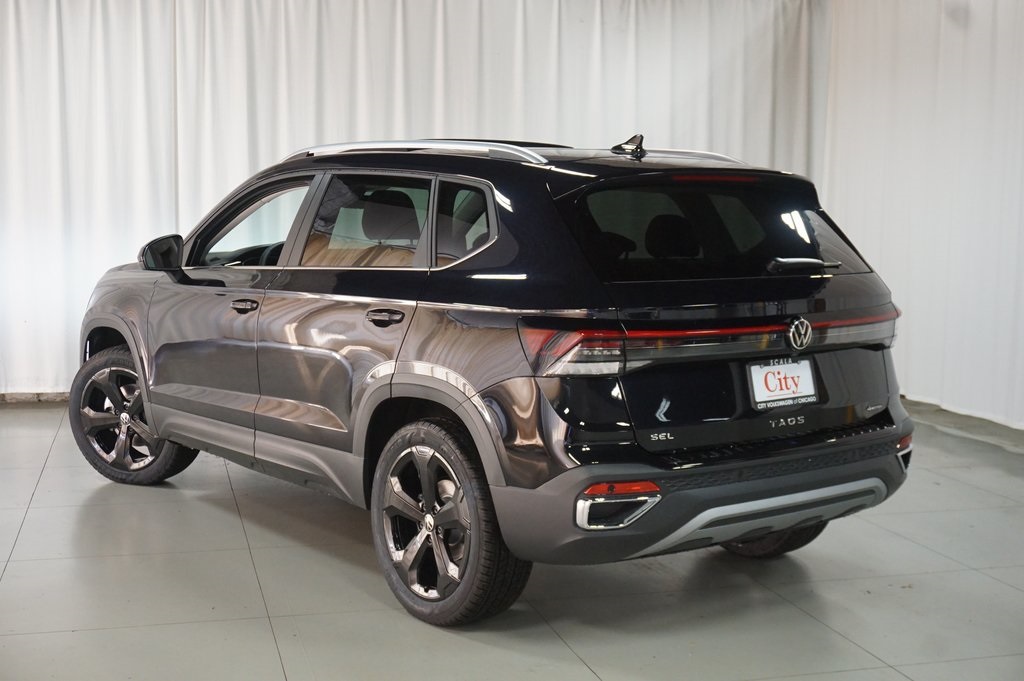 2025 Volkswagen Taos SEL photo 5