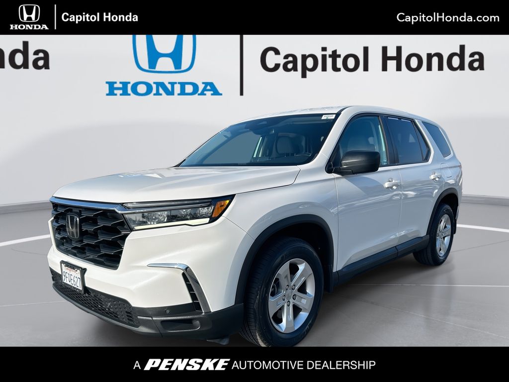2023 Honda Pilot LX's photo
