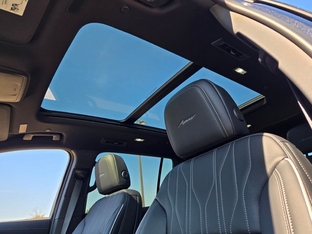 2026 Buick Enclave Avenir photo 19