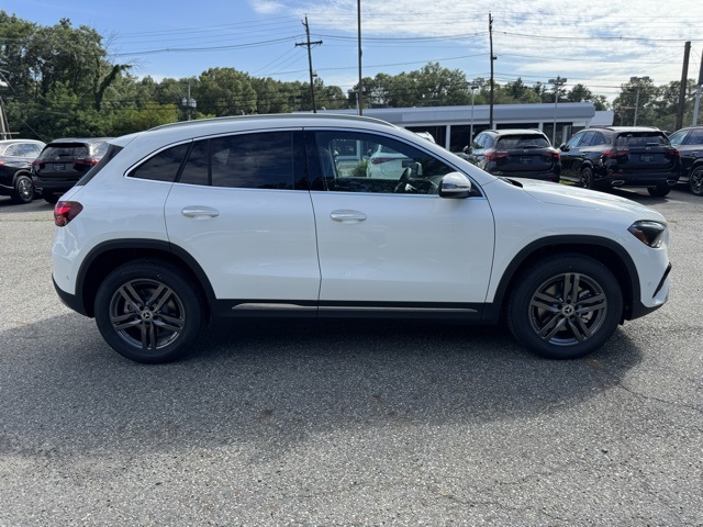 2026 Mercedes Benz GLA 250 4MATIC photo 2
