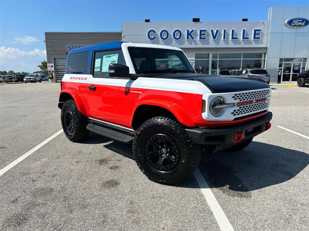 2025 Ford Bronco First Edition photo 2