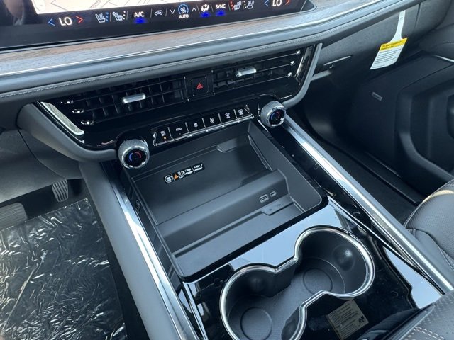 2025 Chevrolet Tahoe High Country photo 26