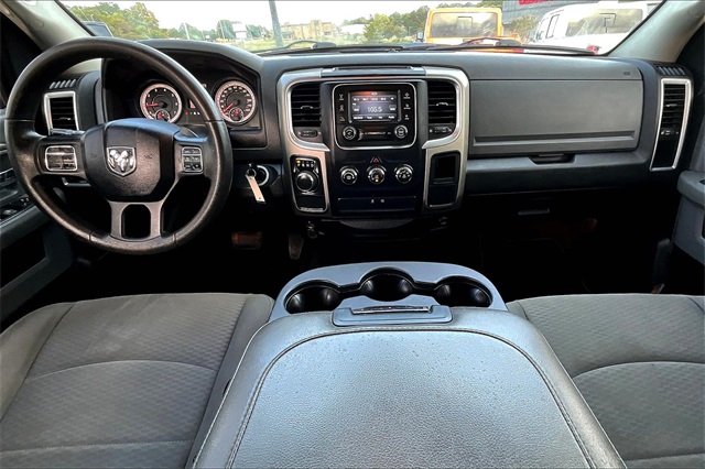 2015 Ram 1500 SLT photo 7