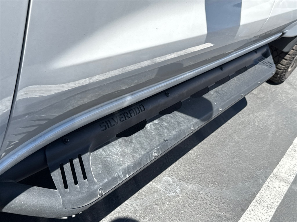 2023 Chevrolet Silverado 1500 LT Trail Boss photo 3