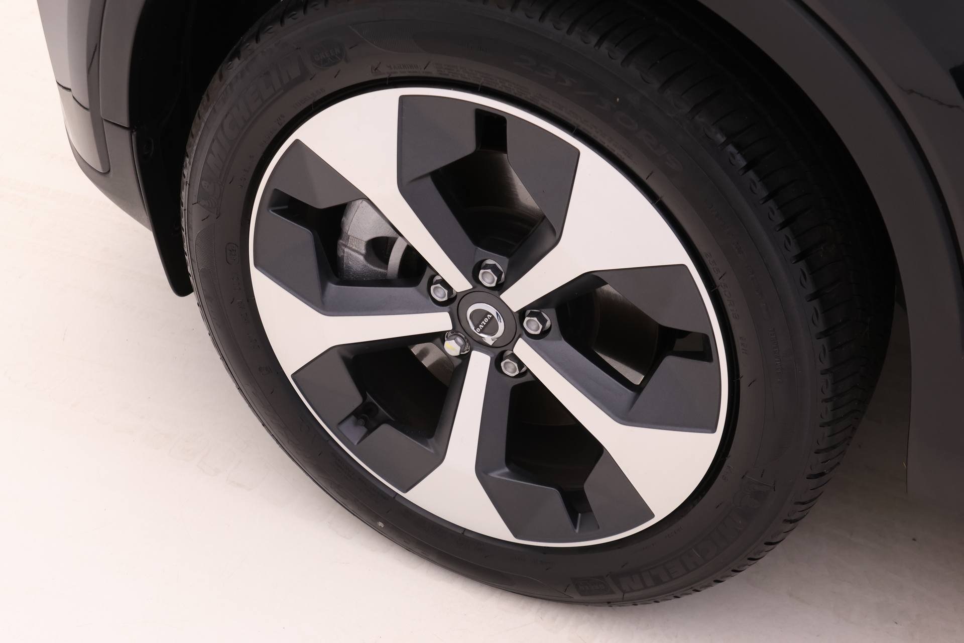 2025 Volvo XC40 Core photo 4