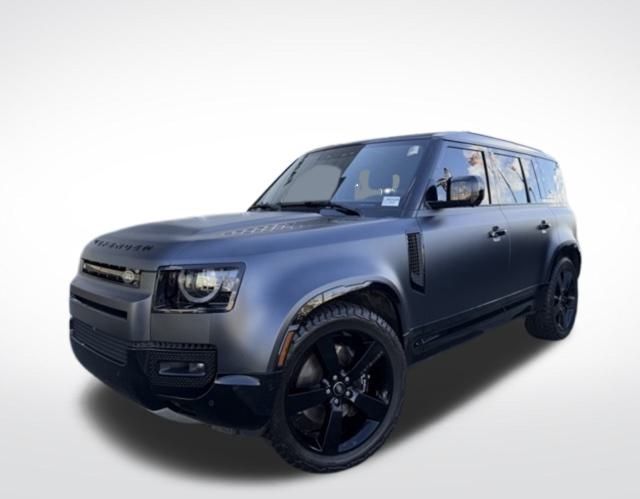 2024 Land Rover Defender V8's photo