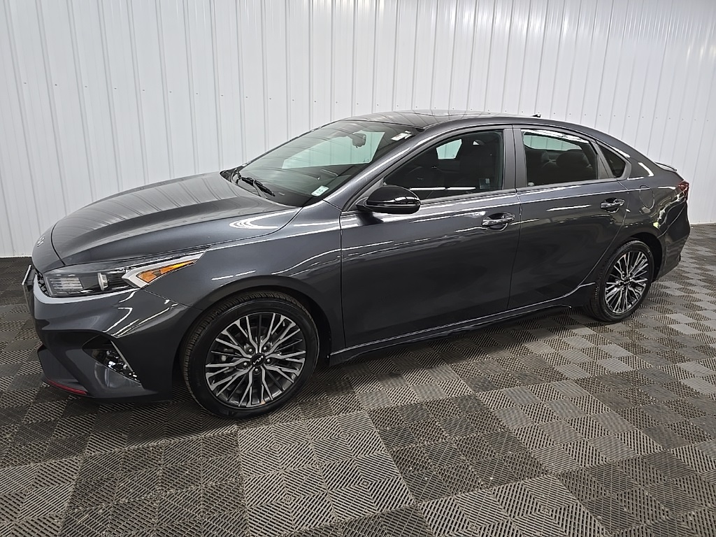 2022 Kia Forte GT-Line photo 6