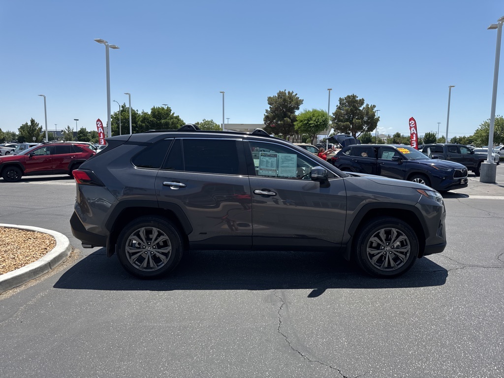 2022 Toyota RAV4 Hybrid Limited photo 2