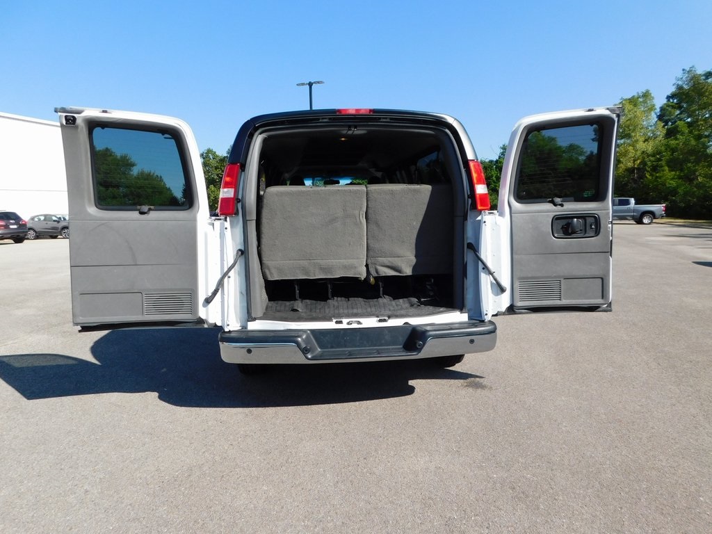 2022 Chevrolet Express 3500 LS photo 16