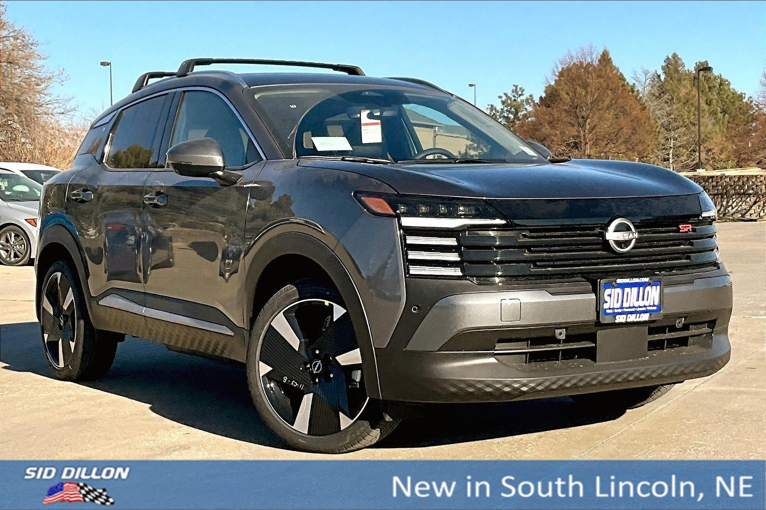 2025 Nissan Kicks SR photo 2