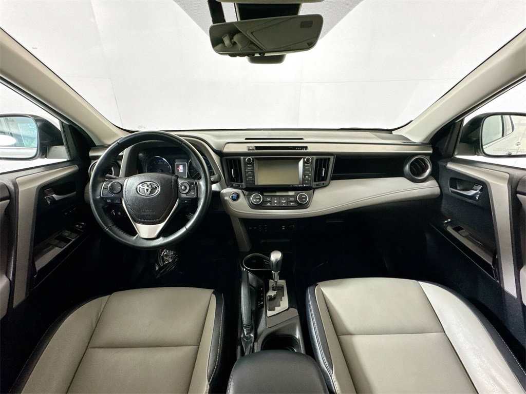 2017 Toyota RAV4 Limited photo 7