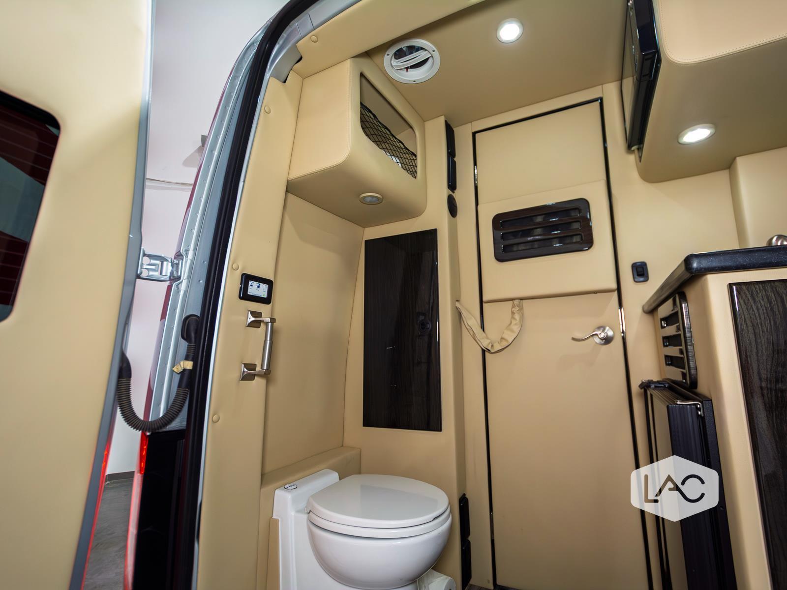 2022 Mercedes Benz Sprinter Cargo Van photo 18