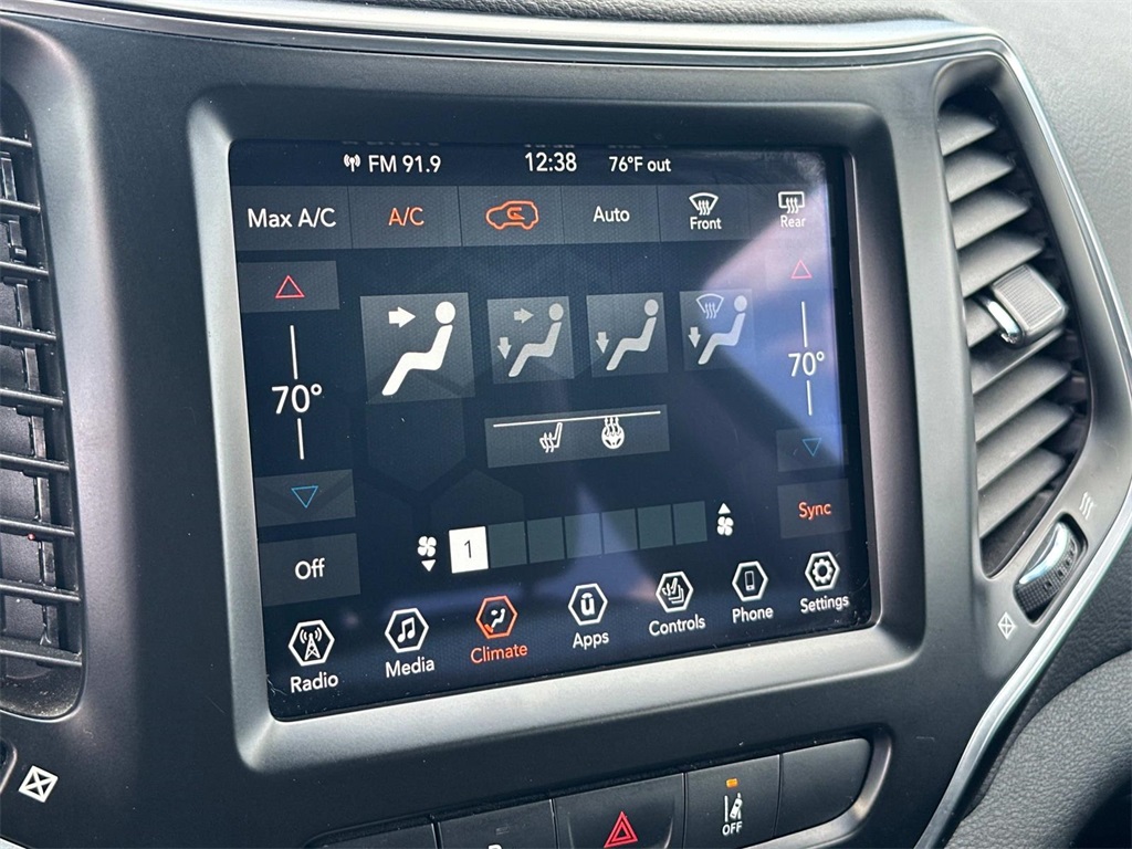 2021 Jeep Cherokee Latitude Lux photo 2