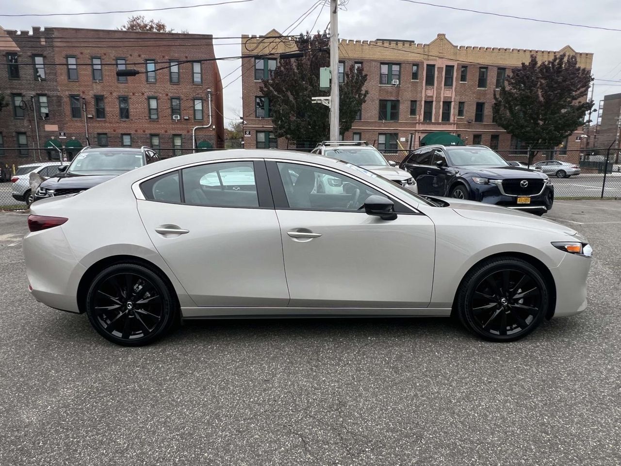 2025 Mazda Mazda3 Sedan 2.5 Select Sport photo 3