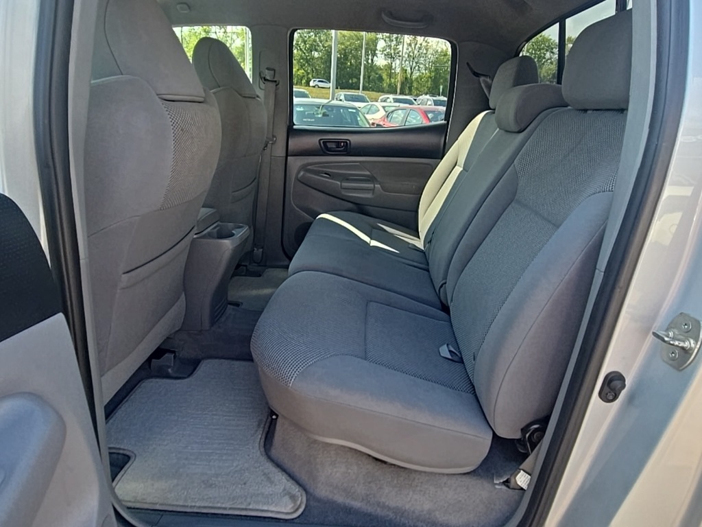 2010 Toyota Tacoma Base photo 18